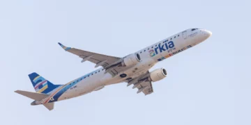 Un avión de Arkia despega del aeropuerto Ben Gurión, cerca de Tel Aviv, el 14 de agosto de 2025.