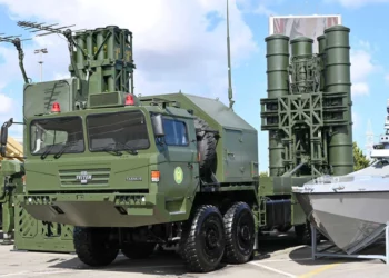 Azerbaiyán incorporó el sistema antiaéreo chino HQ-9BE, con un alcance de 260 km contra aeronaves, frente a los 200 km del S-300PMU-2.
