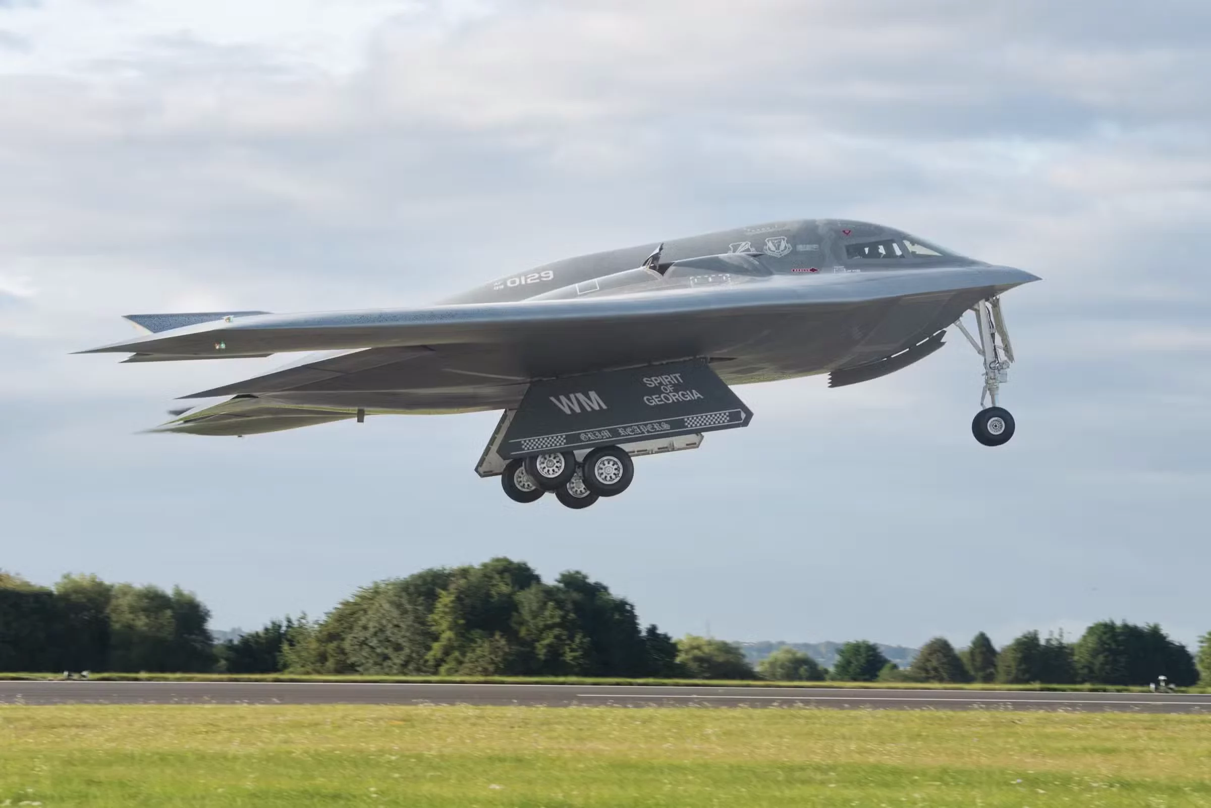 Un B-2 Spirit de la 509.ª Ala de Bombardeo despega de RAF Fairford el 3 de septiembre de 2019.