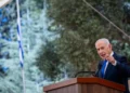 El primer ministro Benjamín Netanyahu habla en una ceremonia estatal en el monte Herzl, Jerusalén, el 5 de octubre de 2026.