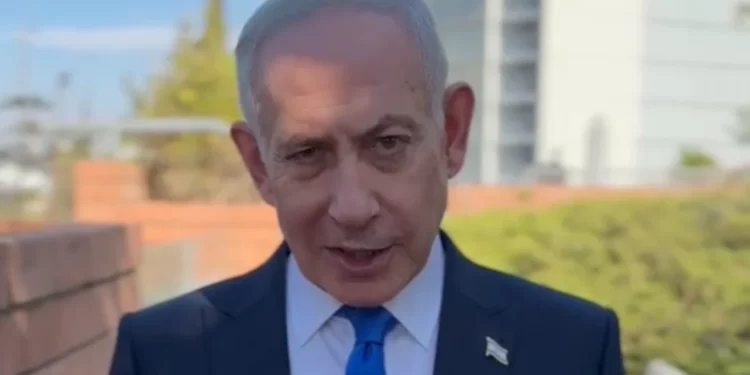 El primer ministro Benjamin Netanyahu ofrece una declaración en video el 2 de octubre de 2026.