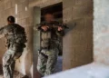 Boinas verdes del 1.er Batallón del 10.º Grupo de Fuerzas Especiales entrenan combate urbano en Baumholder, Alemania, el 14 de octubre de 2026.