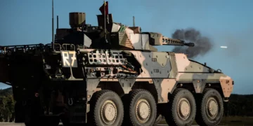 Boxer del Ejército Australiano durante un ejercicio de fuego real