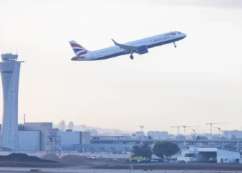Un avión de British Airways despega del aeropuerto Ben Gurion el 25 de febrero de 2026.