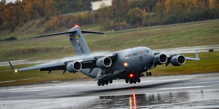 Avión de transporte C-17 Globemaster III de la Fuerza Aérea de Estados Unidos.