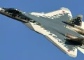Su-57 ruso presentado en el salón aeronáutico de Dubái.