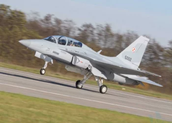 Caza ligero FA-50GF de la Fuerza Aérea de Polonia, destinado a misiones de alerta e interceptación aérea.
