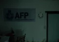 Imagen ilustrativa: sala que imita una comisaría australiana en un centro de estafas abandonado de O’Smach, en la frontera entre Tailandia y Camboya, el 7 de septiembre de 2026.