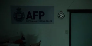 Imagen ilustrativa: sala que imita una comisaría australiana en un centro de estafas abandonado de O’Smach, en la frontera entre Tailandia y Camboya, el 7 de septiembre de 2026.