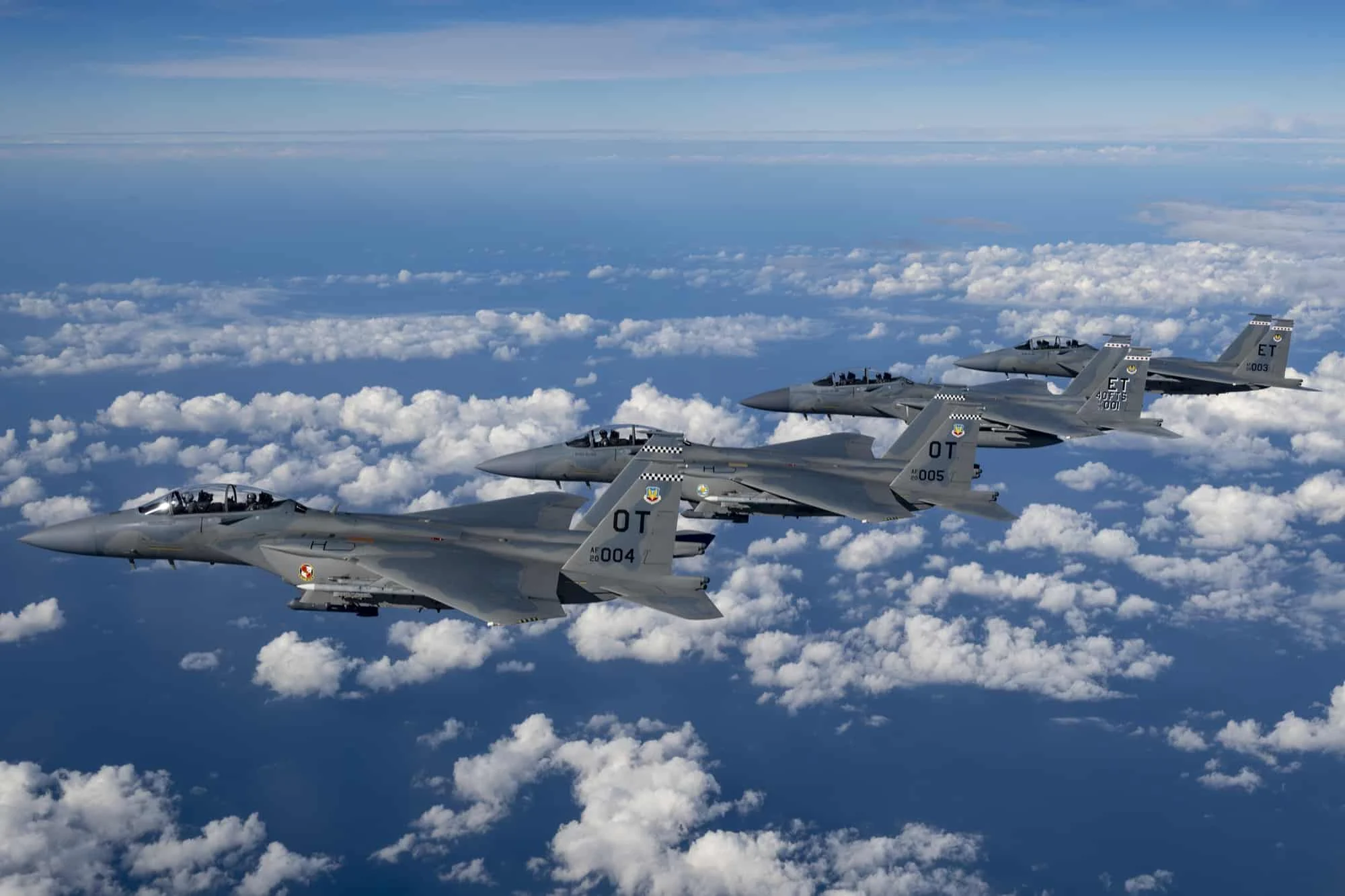 Formación de cuatro F-15EX Eagle II sobre el golfo de América