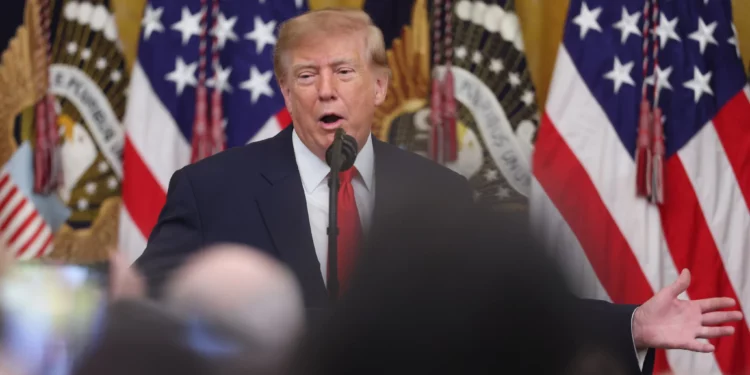 Donald Trump habla durante una celebración del Día de Colón en la Casa Blanca, Washington, el 9 de octubre de 2026.