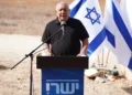 Gadi Eisenkot durante una declaración junto a la frontera de Gaza