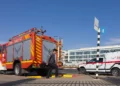 Equipos israelíes de bomberos y rescate en la fábrica de Intel de Kiryat Gat tras la explosión del 14 de octubre de 2026.