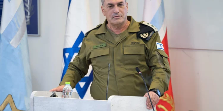 El jefe del Estado Mayor de las FDI, teniente general Eyal Zamir, habla en una conferencia militar en la base de Glilot, el 4 de octubre de 2026.