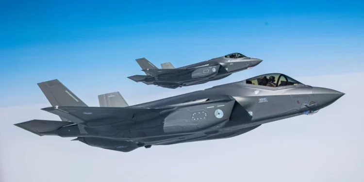 Cazas F-35A neerlandeses con certificación para misiones nucleares participan en el ejercicio Steadfast Noon 2026 de la OTAN.