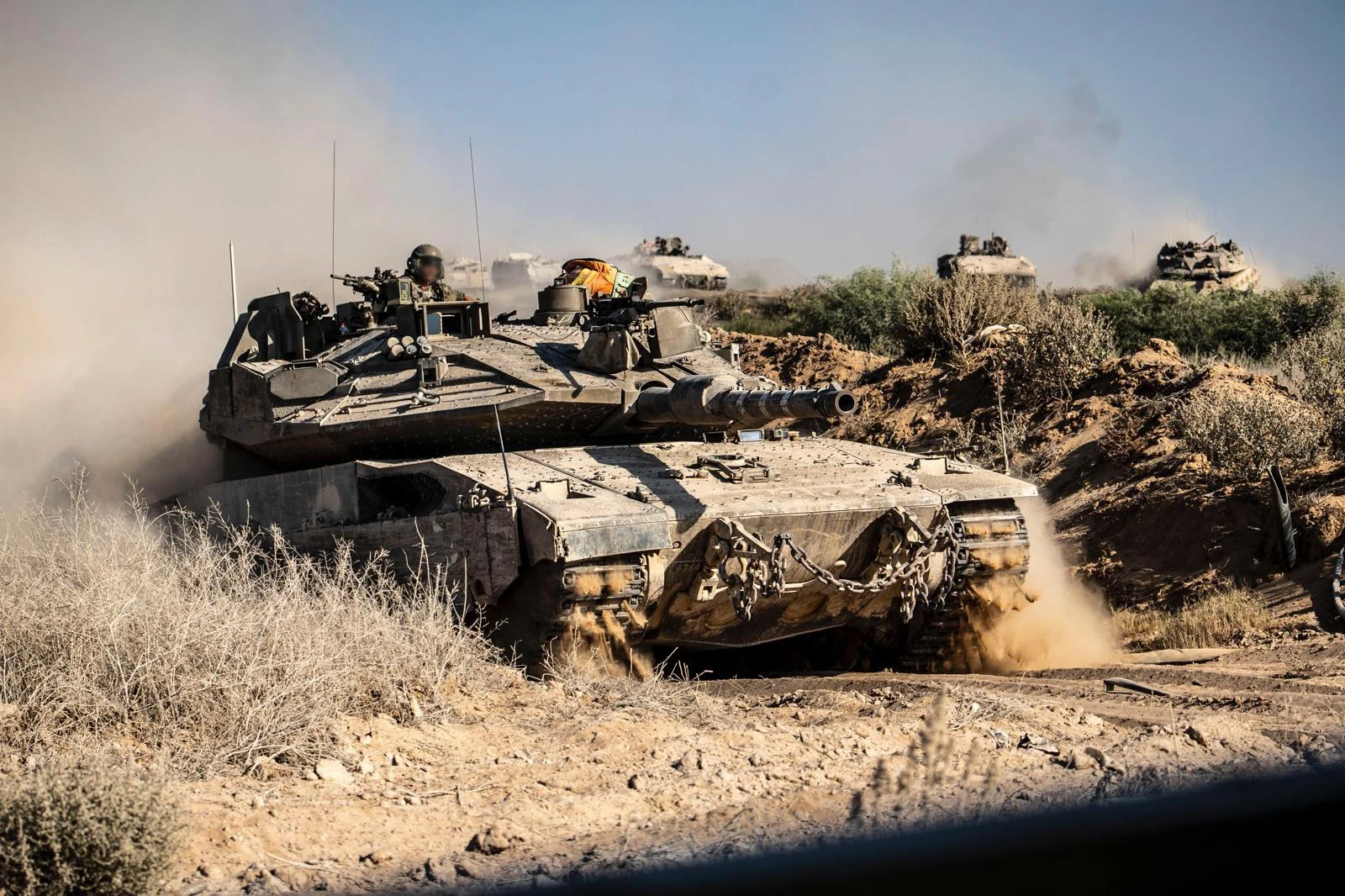 Un tanque de las FDI se dirige hacia la ciudad de Gaza en una imagen publicada el 16 de septiembre de 2025.