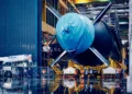 El submarino nuclear de ataque Rubis (S639), quinto de la clase Suffren, durante su traslado a la instalación de botadura de la dársena Cachin en Cherburgo, el 16 de octubre de 2026.