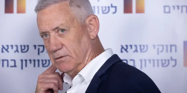 Gadi Eisenkot en la frontera con Gaza.