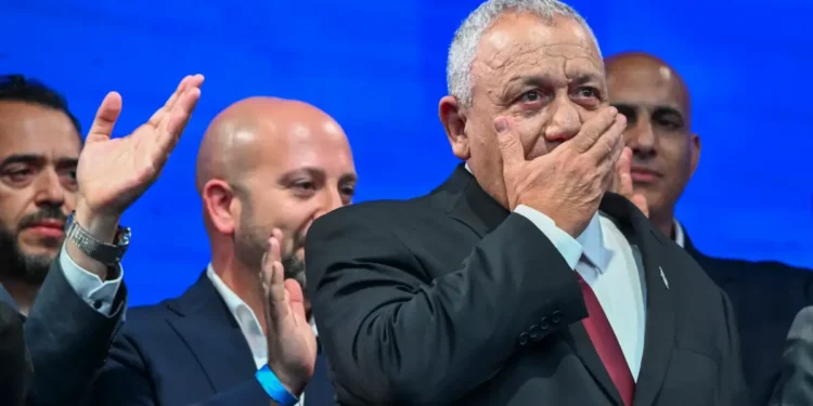 Gadi Eisenkot, presidente del partido Yashar!