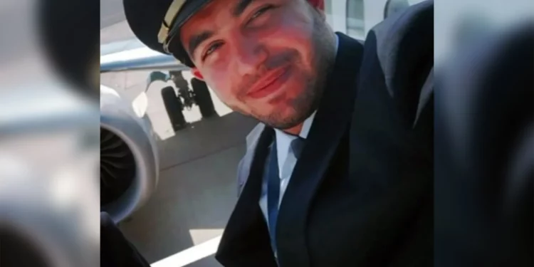 Hamam al-Hammami, el copiloto que intentó derribar un vuelo de Flydubai a Israel en un atentado terrorista el 30 de septiembre de 2026, en una imagen sin fecha de su perfil de LinkedIn eliminado.
