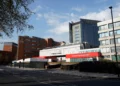 Vista del hospital St Thomas, en el centro de Londres, el 11 de abril de 2020.
