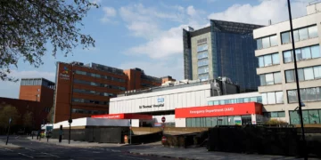 Vista del hospital St Thomas, en el centro de Londres, el 11 de abril de 2020.