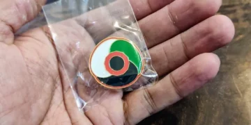 Insignia «Palestine Poppy» a la venta en Reino Unido antes del Día del Recuerdo, octubre de 2026.