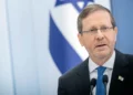 El presidente Isaac Herzog asiste a un acto de homenaje a soldados destacados en Jerusalén el 20 de abril de 2026.