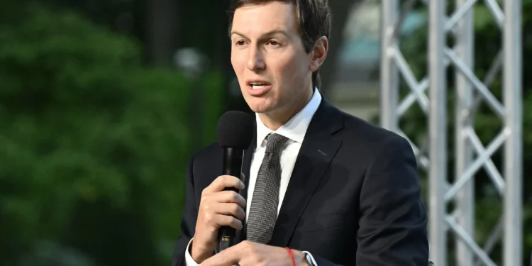 Jared Kushner participa en una conferencia de prensa conjunta con el presidente de Ucrania en Kiev, el 6 de septiembre de 2026.