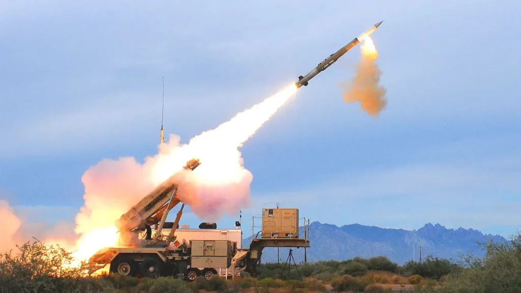Lanzamiento de un interceptor PAC-3 MSE Lanzamiento de un interceptor PAC-3 MSE