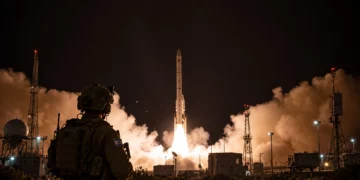 Lanzamiento del satélite espía Ofek-19 desde la base aérea de Palmachim, el 2 de septiembre de 2025.