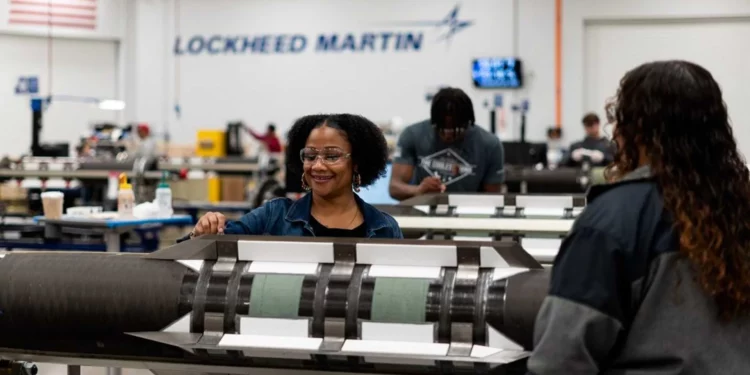 Interceptores Patriot PAC-3 MSE en la línea de montaje de Lockheed Martin en Camden, Arkansas.
