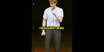 Una espectadora increpa al comediante Lucas Zelnick en un video publicado por él el 28 de octubre de 2026.