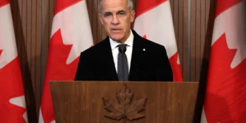 Mark Carney habla sobre el incendio en la base militar de Wainwright, en Ottawa, Canadá, el 18 de octubre de 2026.