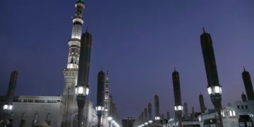Mujeres rezan en Al-Masjid an-Nabawi, la Mezquita del profeta Mahoma, segundo lugar más sagrado del Islam, en Medina, Arabia Saudita, el 15 de septiembre de 2016.
