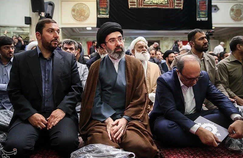 Mojtaba Jamenei, sin imágenes recientes verificadas Mojtaba Jamenei en una imagen anterior, sin documentación visual reciente de sus actividades