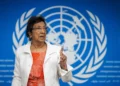 La jueza sudafricana Navi Pillay, presidenta de la Comisión Internacional Independiente de Investigación de la ONU sobre los Territorios Palestinos Ocupados, incluida Jerusalén Este, e Israel, gesticula tras una conferencia de prensa en Ginebra el 16 de septiembre de 2025.