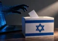 A la izquierda, el primer ministro Benjamín Netanyahu en el monte Herzl el 5 de agosto de 2026. A la derecha, el jefe del Estado Mayor Eyal Zamir en la Knéset el 10 de mayo de 2026.