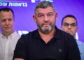 Ofer Winter, presidente del partido Pueblo de Israel, habla durante una conferencia de prensa en Tel Aviv, el 2 de septiembre de 2026.