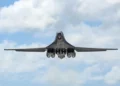 Bombardero B-1B Lancer de la Fuerza Aérea de Estados Unidos del tipo empleado en el nuevo marco de defensa aérea de la OTAN durante el ejercicio báltico.