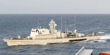 El patrullero de altura Commodore Andreas Ioannides durante un ejercicio naval frente a Limassol, Chipre, el 2 de marzo de 2022.