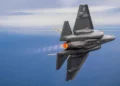 El Pentágono y Lockheed Martin evalúan un acuerdo de diez años para la producción y el mantenimiento de los cazas F-35.