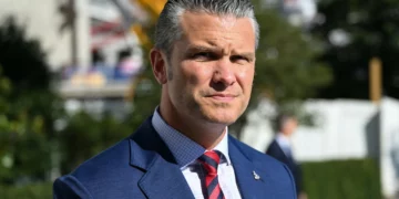El secretario de Defensa de Estados Unidos, Pete Hegseth, antes de abordar Marine One en la Casa Blanca el 6 de octubre de 2026.