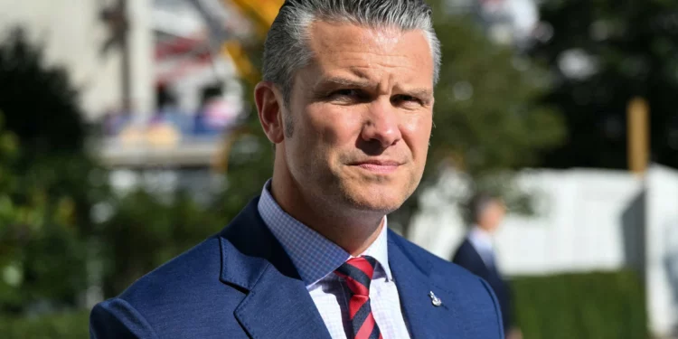 El secretario de Defensa de Estados Unidos, Pete Hegseth, antes de abordar Marine One en la Casa Blanca el 6 de octubre de 2026.