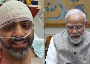 El capitán Smit Machchhar habla por videollamada con el primer ministro indio Narendra Modi el 2 de octubre de 2026.