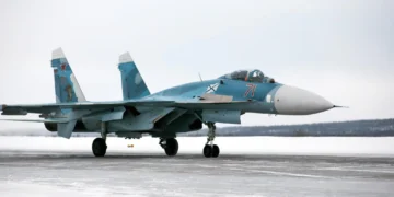 Caza naval Sukhoi Su-33, de la familia Flanker.