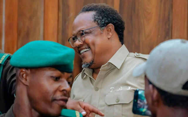 Tundu Lissu ante el Tribunal Superior de Tanzania Tundu Lissu llega al Tribunal Superior de Tanzania en Dar es-Salam el 9 de febrero de 2026.