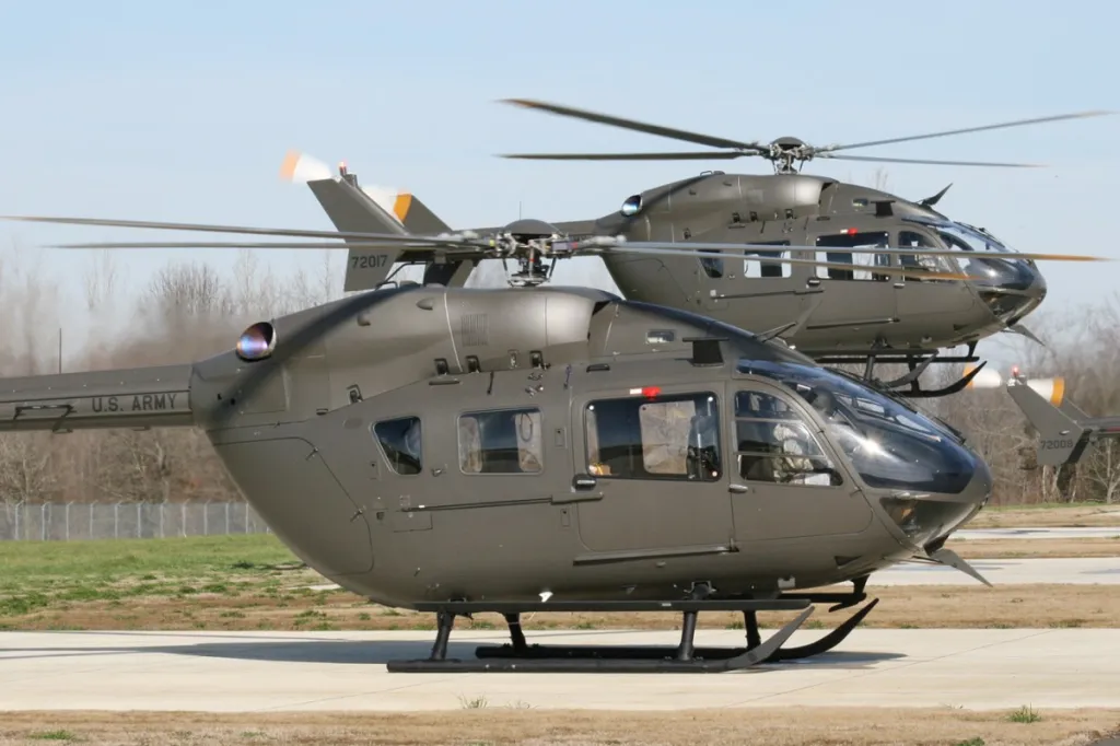 Helicópteros UH-72A Lakota tripulados del Ejército de Estados Unidos.