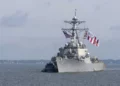 Destructor USS Carney de la Armada de Estados Unidos durante un ejercicio de interceptación aérea con misiles SM-2 en el Atlántico