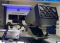 Imagen del sistema de lanzamiento remoto de municiones HERO 120 presentado por UVision en AUSA 2026